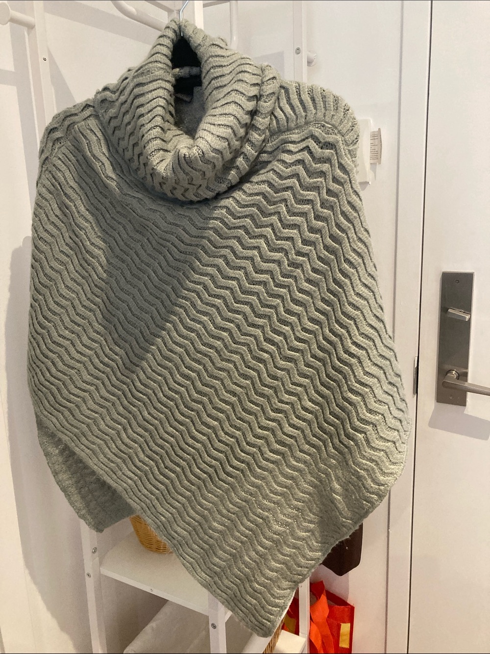 Women poncho Steve Madden